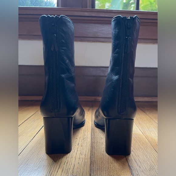 Stuart Weitzman Black Leather Boots.Excellent like new condition!Size 7.5 Narrow - Picture 3 of 7